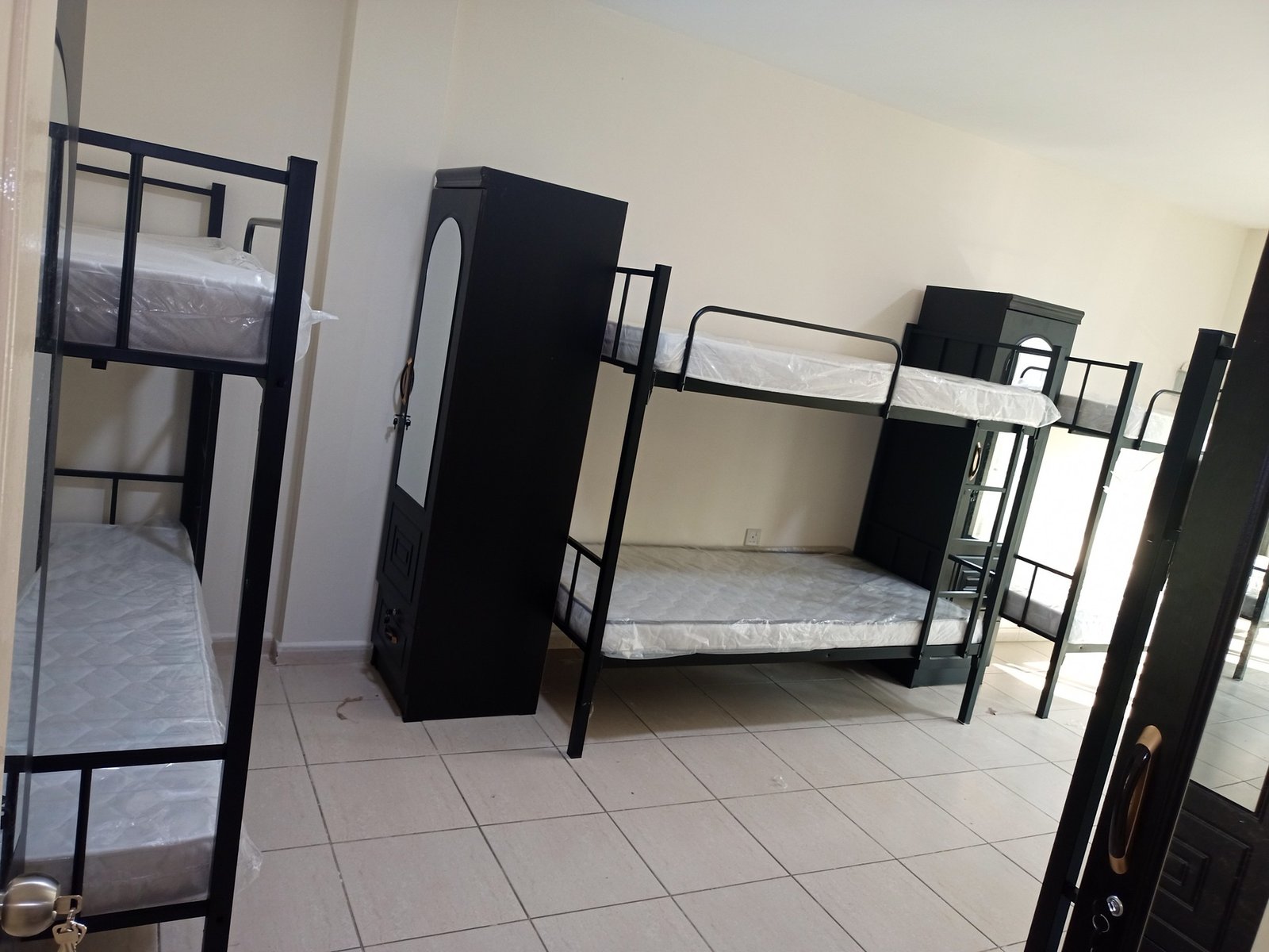 Male or Female Bed Space Available