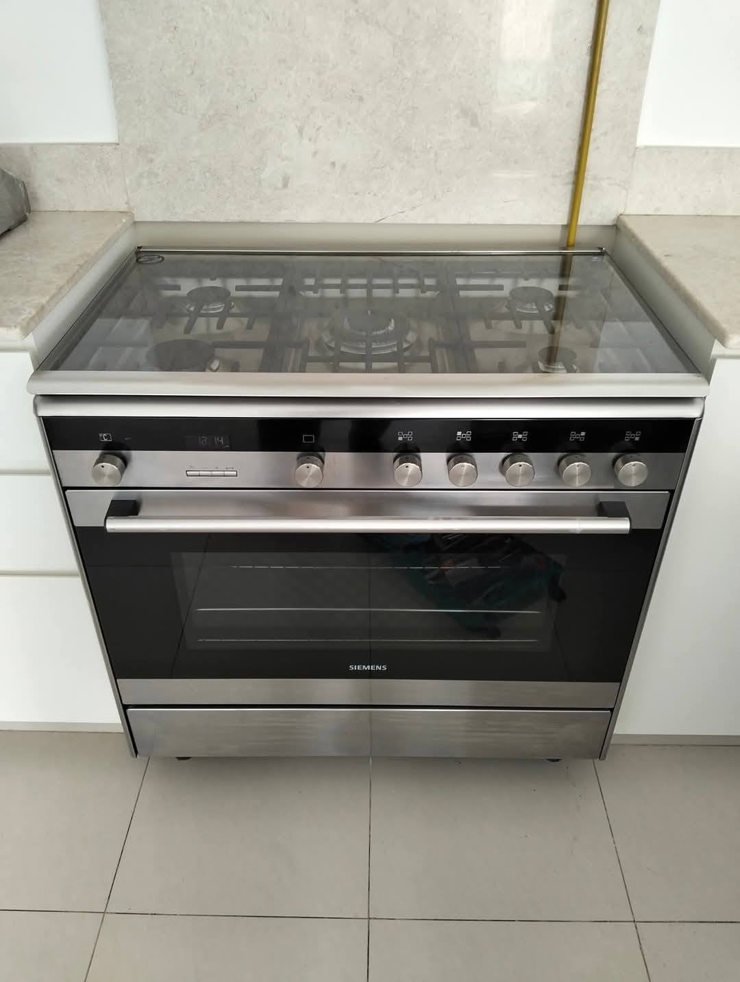 Cooker/Stove well-maintained