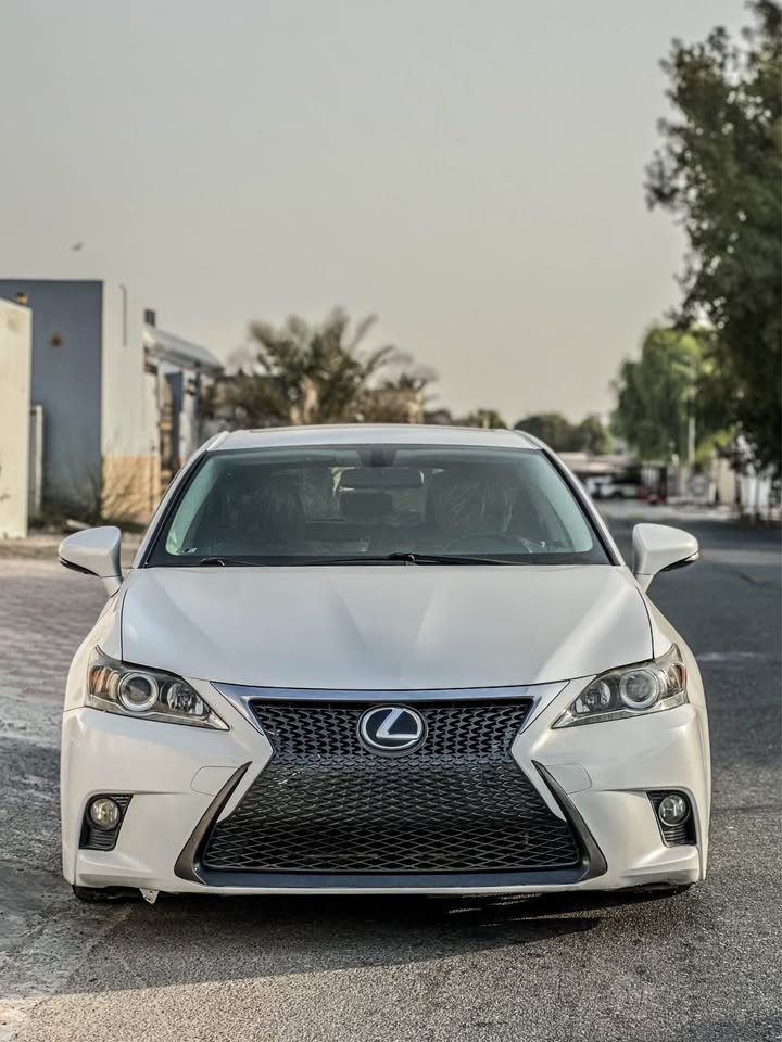 2015 Lexus CT 200h Full Option